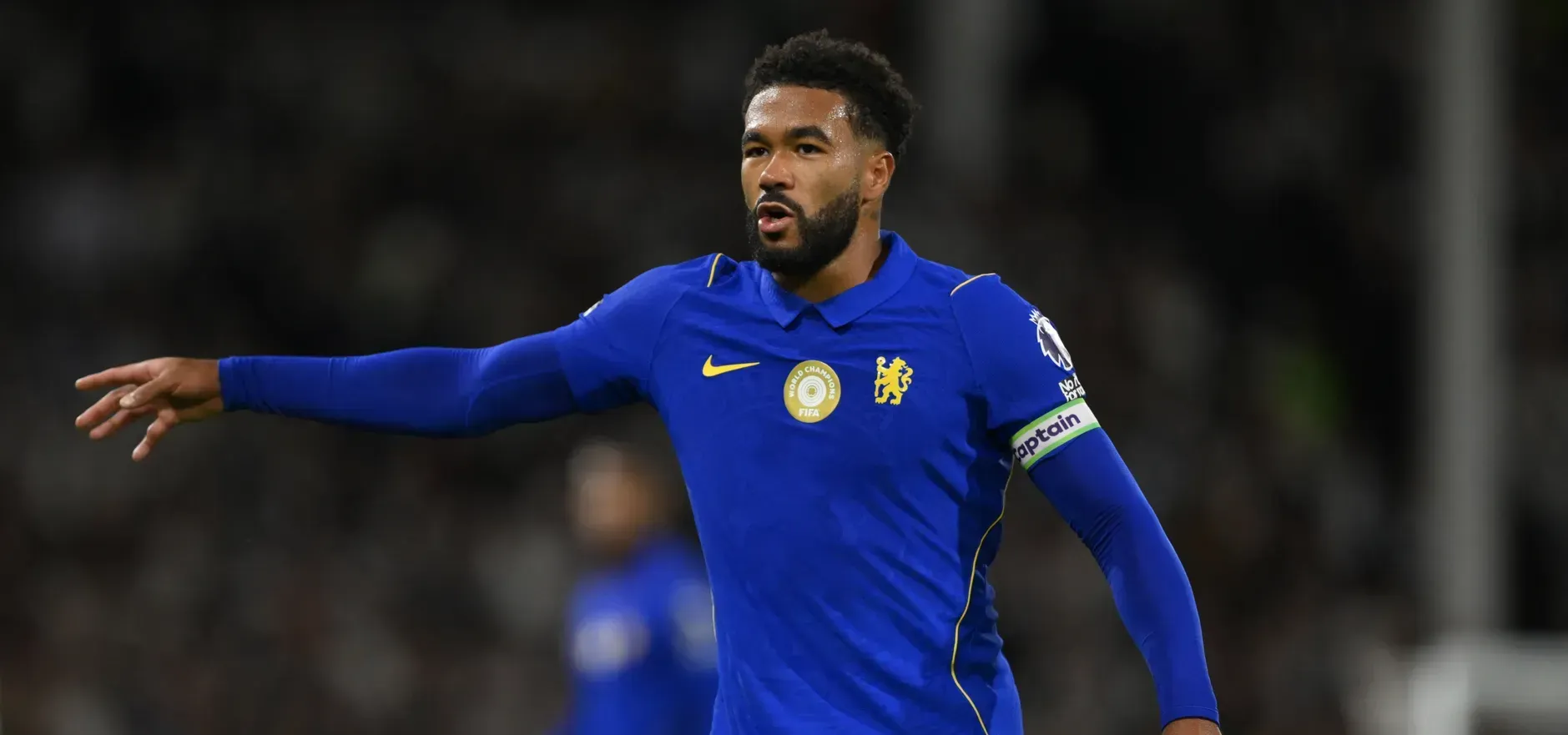 Capitão do Chelsea operado